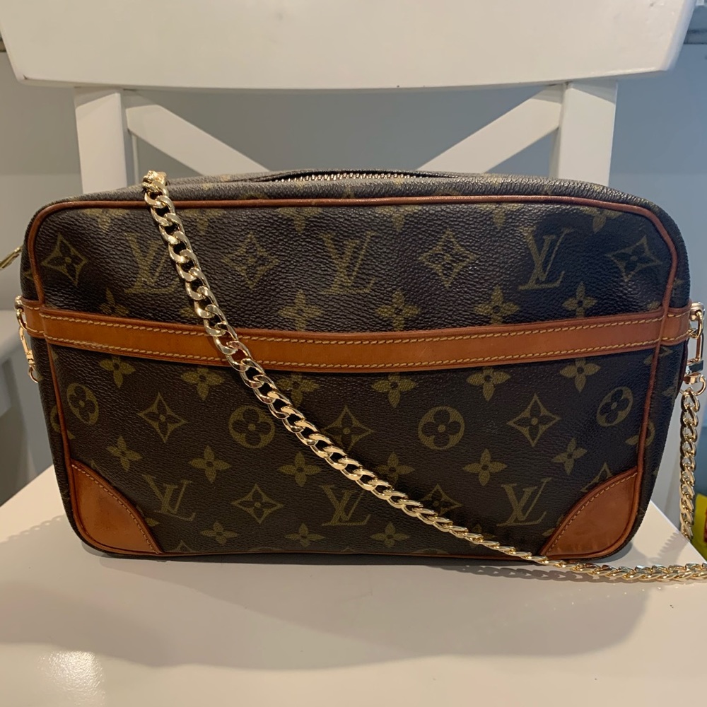 Louis Vuitton Compiegne 28 Crossbody